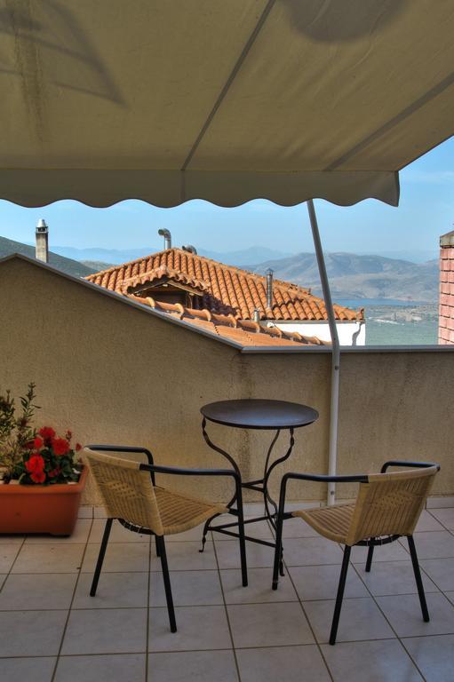 Pitho Hotel Delphi Bagian luar foto
