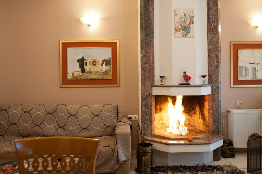 Pitho Hotel Delphi Bagian luar foto