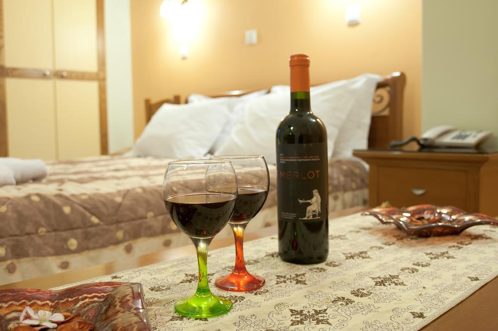 Pitho Hotel Delphi Bagian luar foto